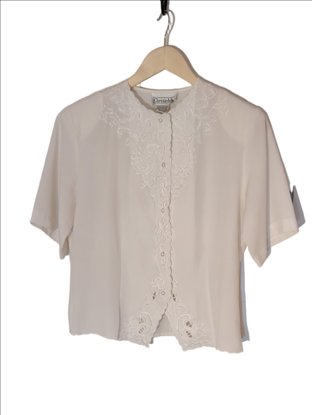 Christie & Jill Blouse White Embroidered Short Sleeve Feminine Vintage 6 Chic